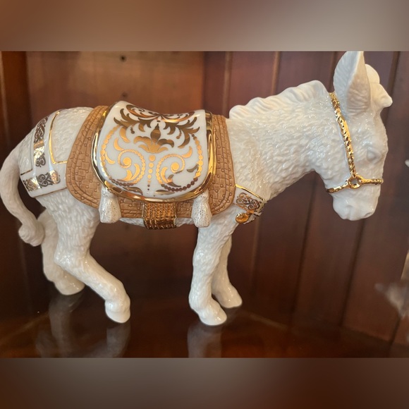 Lenox China First Blessing Nativity 15 Pieces - Picture 8 of 15